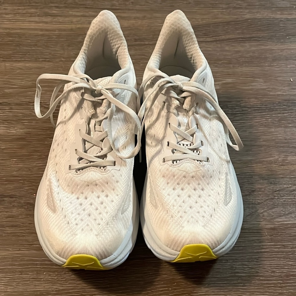 Women’s Clifton 9 Hokas
